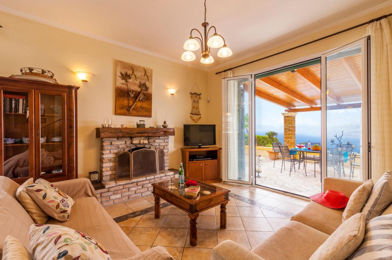 Beachfront Villa Victoras - With Private Beach Sidárion Exterior foto