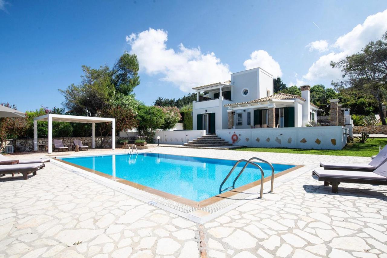 Beachfront Villa Victoras - With Private Beach Sidárion Exterior foto