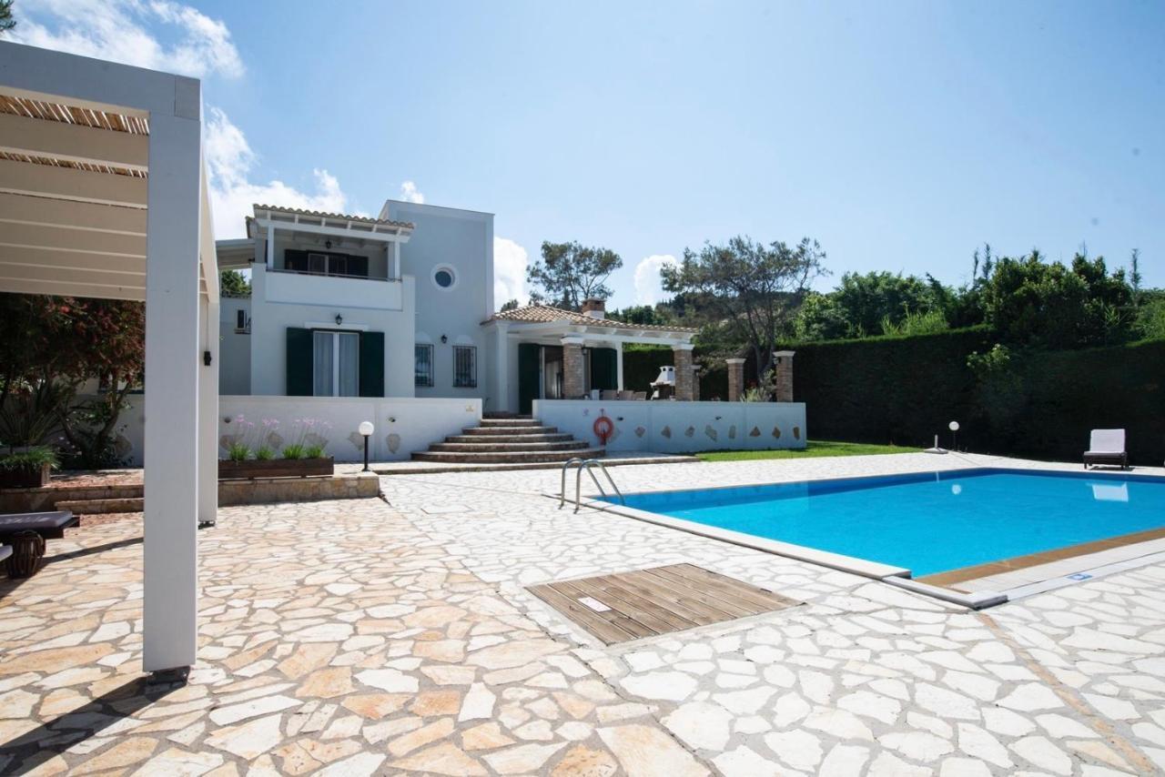 Beachfront Villa Victoras - With Private Beach Sidárion Exterior foto