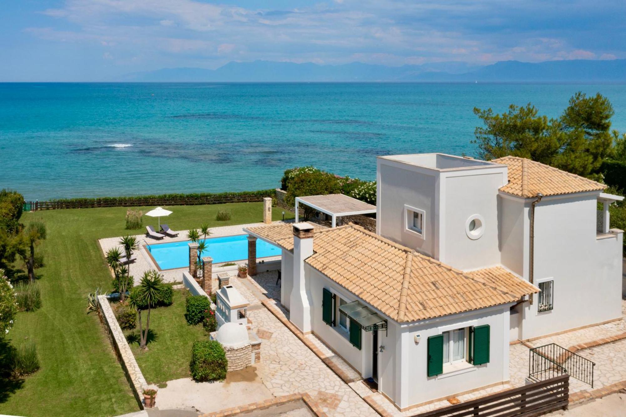 Beachfront Villa Victoras - With Private Beach Sidárion Exterior foto