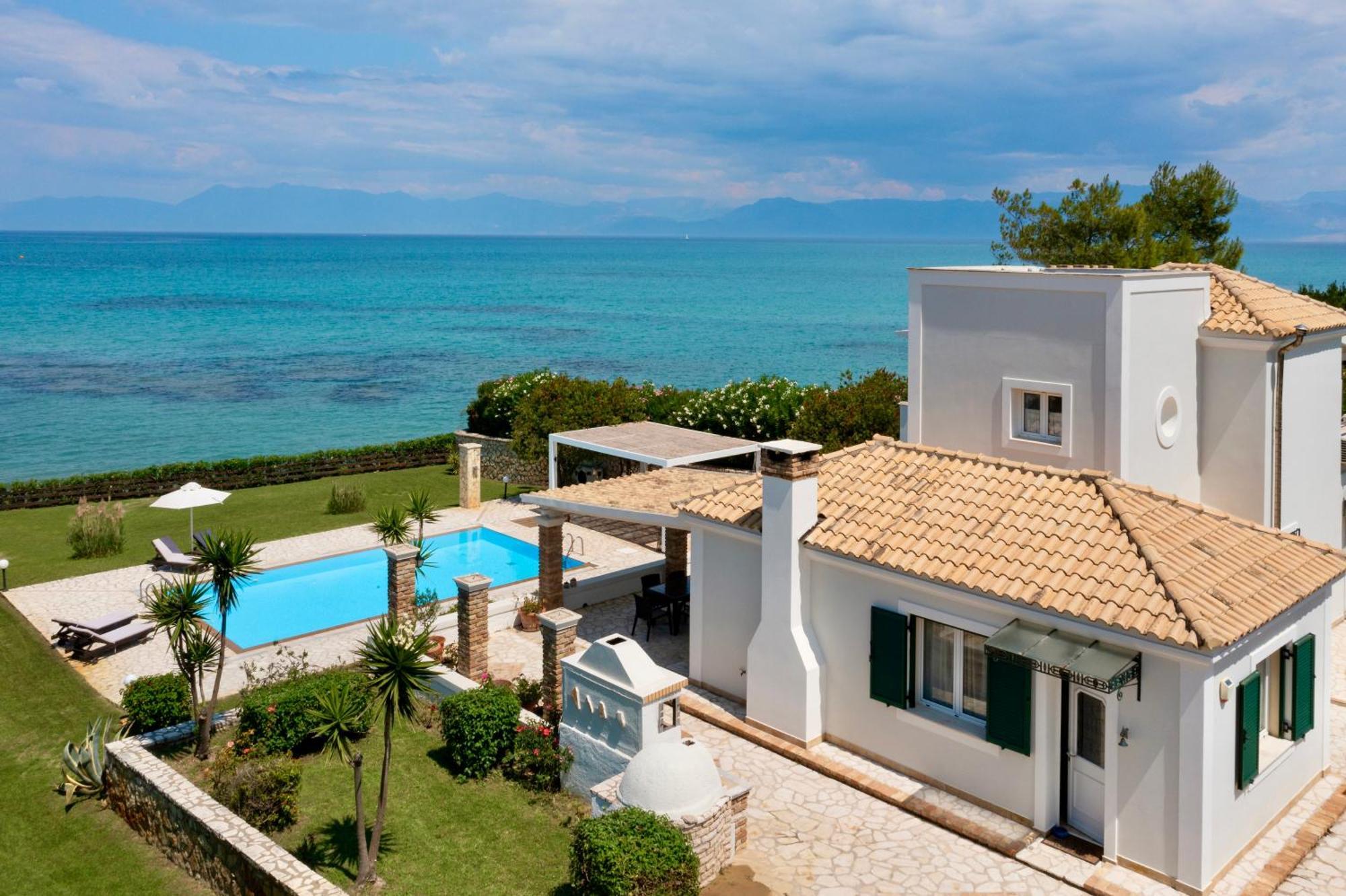 Beachfront Villa Victoras - With Private Beach Sidárion Exterior foto